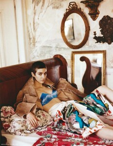 fdbdec93bfb137025651ac8e910c21a11bcb4c23_vogue_ewydanie_numer_13_page_191.thumb.jpg.8000bdab3ae3c97db2bfcab567624c09.jpg