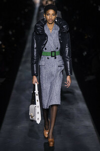 givenchy-rf19-0283.thumb.jpg.4c9ada2dced72f773b32ff3a98d0a3a3.jpg