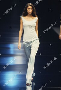 givenchy-spring-1999-rtw-paris-shutterstock-editorial-6906154b.jpg