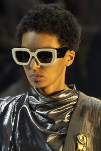 gucci-clp-m-rf19-0153.thumb.jpg.8ed6c000b5d04bb338bac73a0e58b0f0.jpg