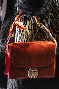 gucci-clp-v-rf19-0337.thumb.jpg.e5ea6289b831670d02ae1acac1b9ecc4.jpg