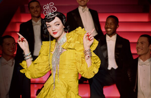 gucci-spring-2019-ad-campaign-the-impression-09.thumb.jpg.99f63775dafb9d59775797bca058a790.jpg