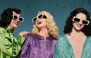 gucci-spring-2019-ad-campaign-the-impression-15.thumb.jpg.1ed2e051c98949db9d05997c2c532a36.jpg