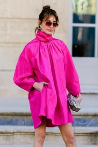 hbz-street-style-paris-fw2019-day1-16-1551300943.thumb.jpg.80c4835b48ba11531dafec719a425edc.jpg