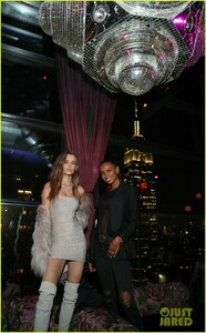 idris-elba-couples-up-fiance-sabrina-dhowre-tao-15.thumb.JPG.37c48cc2c46f410a8b1d4f9149ac7d30.JPG