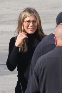 jennifer-aniston-filming-with-steve-carell-in-los-angeles-03-21-2019-3.jpg