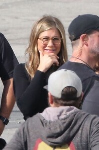 jennifer-aniston-filming-with-steve-carell-in-los-angeles-03-21-2019-4.jpg