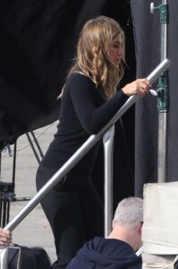jennifer-aniston-filming-with-steve-carell-in-los-angeles-03-21-2019-6.jpg