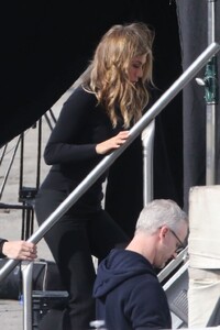 jennifer-aniston-filming-with-steve-carell-in-los-angeles-03-21-2019-7.jpg