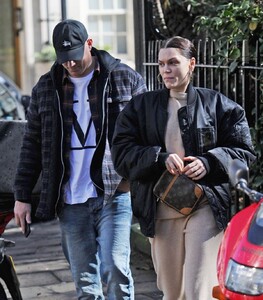 jessie-j-and-channing-tatum-out-in-london-03-14-2019-1.jpg