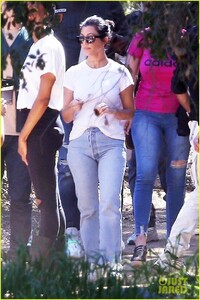 kardashian-jenners-attend-kanye-west-church-service-07.jpg
