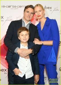 karolina-kurkova-celebrates-her-cybex-baby-collection-launch-with-family-03.jpg