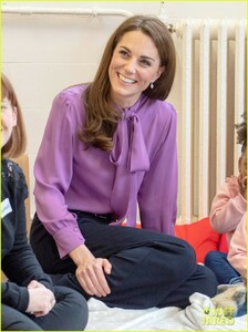 kate-middleton-steps-out-solo-for-henry-fawcett-childrens-centre-visit-11.jpg