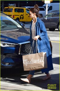 katie-holmes-nyc-march-2019-04.jpg