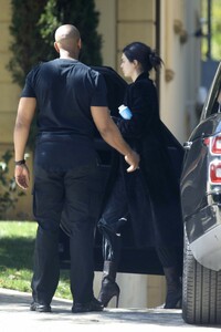 kendall-jenner-arriving-for-a-photoshoot-la-03-08-2019-4.jpg
