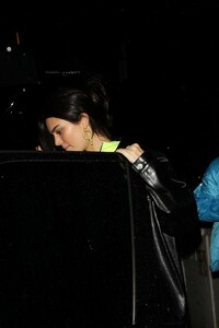 kendall-jenner-leaves-madison-beer-s-20th-birthday-party-03-05-2019-0.thumb.jpg.1690cae6a388e57c66076ee8a93c7d2e.jpg
