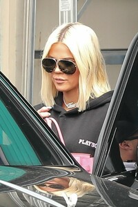 khloe-kardashian-out-in-los-angeles-03-01-2019-0.jpg