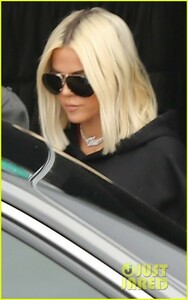 khloe-kardashian-steps-out-after-slamming-jordyn-woods-02.jpg