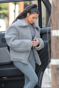 kim-kardashian-head-to-dinner-in-west-hollywood-03-21-2019-1.jpg