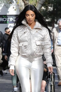 kim-kardashian-in-shiny-white-leggings-03-20-2019-6.jpg