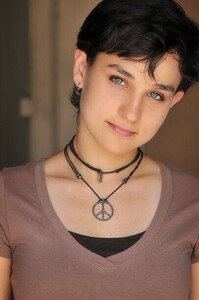 kinopoisk.ru-Bex-Taylor-Klaus-2552331.thumb.jpg.f6a8cb6829dc86a74ec78dbe2b034e1e.jpg