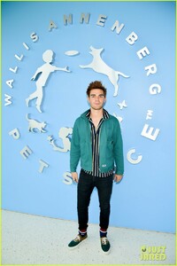 kj-apa-aspca-volunteer-with-bumble-winner-02.jpg