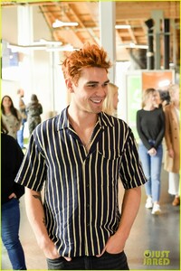 kj-apa-aspca-volunteer-with-bumble-winner-17.jpg