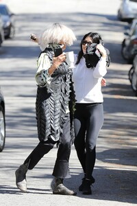 kourtney-kardashian-visiting-a-friend-in-calabasas-03-30-2019-1.jpg