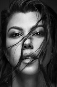 kourtney-kardashian-vogue-belleza-mexico-spring-2019-1.jpg
