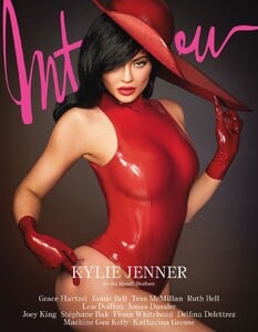 kylie-jenner-interview-germany-spring-summer-2019-1.jpg