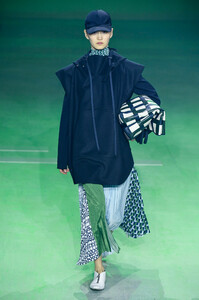 lacoste_rtw_fall_2019_paris_fashion_week_pfw_046(1).thumb.jpg.8ef5dc79156b72020599375f0a44c50e.jpg