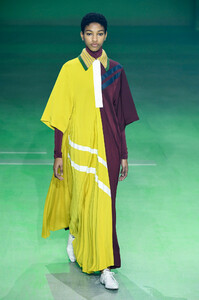 lacoste_rtw_fall_2019_paris_fashion_week_pfw_060(1).thumb.jpg.c4d8392af942aa5f7832ff172eb9beb4.jpg
