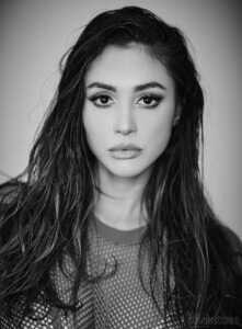 lindsey_morgan_photoshoot_for_onrcrd_magazine_april_2018_1.jpg