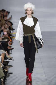 loewe-rf19-4482.thumb.jpg.cf3fe015cedffbe0432a5f16d44310b4.jpg