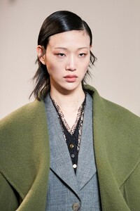 loewe_0103.thumb.jpg.d0562817179fe3ed7a7da9ddb866497e.jpg