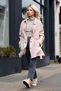 lottie-moss-street-style-03-05-2019-1.jpg