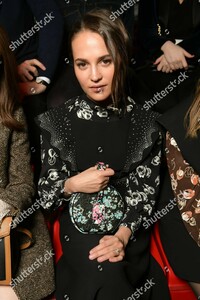 louis-vuitton-show-front-row-fall-winter-2019-paris-fashion-week-france-shutterstock-editorial-10129511bo.thumb.jpg.3d39f29515457334ba08af78dea5fa84.jpg