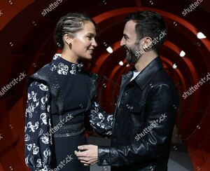 louis-vuitton-show-front-row-fall-winter-2019-paris-fashion-week-france-shutterstock-editorial-10129511cs.thumb.jpg.f51357e5ec06dd2ad92a6187b02668d9.jpg