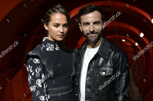 louis-vuitton-show-front-row-fall-winter-2019-paris-fashion-week-france-shutterstock-editorial-10129511ct.thumb.jpg.211b09872f1ef3c3065504104691d27e.jpg