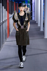 louis_vuitton_rtw_fall_2019_paris_fashion_week_pfw_014(1).thumb.jpg.e9576607ed2c34be244f78a8fb4c4f4e.jpg