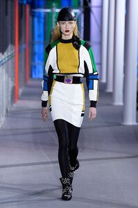 louis_vuitton_rtw_fall_2019_paris_fashion_week_pfw_039(1).thumb.jpg.5061fd2f755f081d139110d9640d4e88.jpg