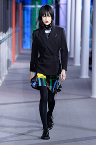 louis_vuitton_rtw_fall_2019_paris_fashion_week_pfw_045(1).thumb.jpg.6dd3133419e21bb461ec4c9d73cc18ed.jpg
