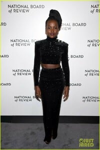 lupita-nyongo-joins-get-out-cast-nbr-awards-2018-16.jpg