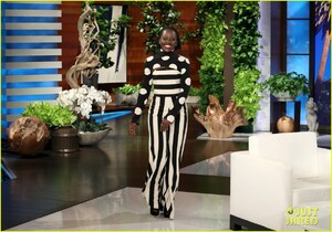 lupita-nyongo-tells-ellen-she-went-to-very-dark-places-for-us-characters-01.thumb.JPG.6602810eabdd719cd0dac28e39847252.JPG