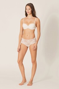 marie_jo-lingerie-balcony_bra-madelon-0102289-natural-2_3490640__01485.1550837379.thumb.jpg.42d6228732cd1263b2928316230594c6.jpg