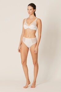 marie_jo_l_aventure-lingerie-balcony_bra-charles-0121905-natural-2_3490342__17692.1550837348.thumb.jpg.f404ad50d3d712c9ec3cdd2f80ded0ea.jpg