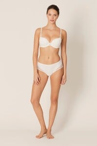 marie_jo_l_aventure-lingerie-push-up_bra-charles-0121907-natural-0_3490347__02172.1550837371.thumb.jpg.897731926b6a48392bbb4426a10ff90c.jpg