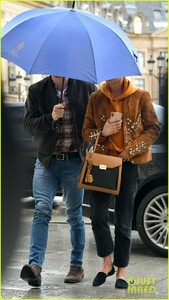 michael-fassbender-alicia-vikander-brave-rainy-weather-paris-01.thumb.jpg.42bc67a9f04eeb83b391b6b2eca5f1a6.jpg