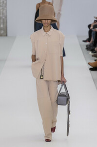nina-ricci-rf19-0927.thumb.jpg.93d4c1e37a429014d2027f90ad02ba21.jpg