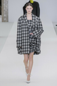 nina-ricci-rf19-1023.thumb.jpg.7575dcb75a102aa74d954a34305fcb34.jpg